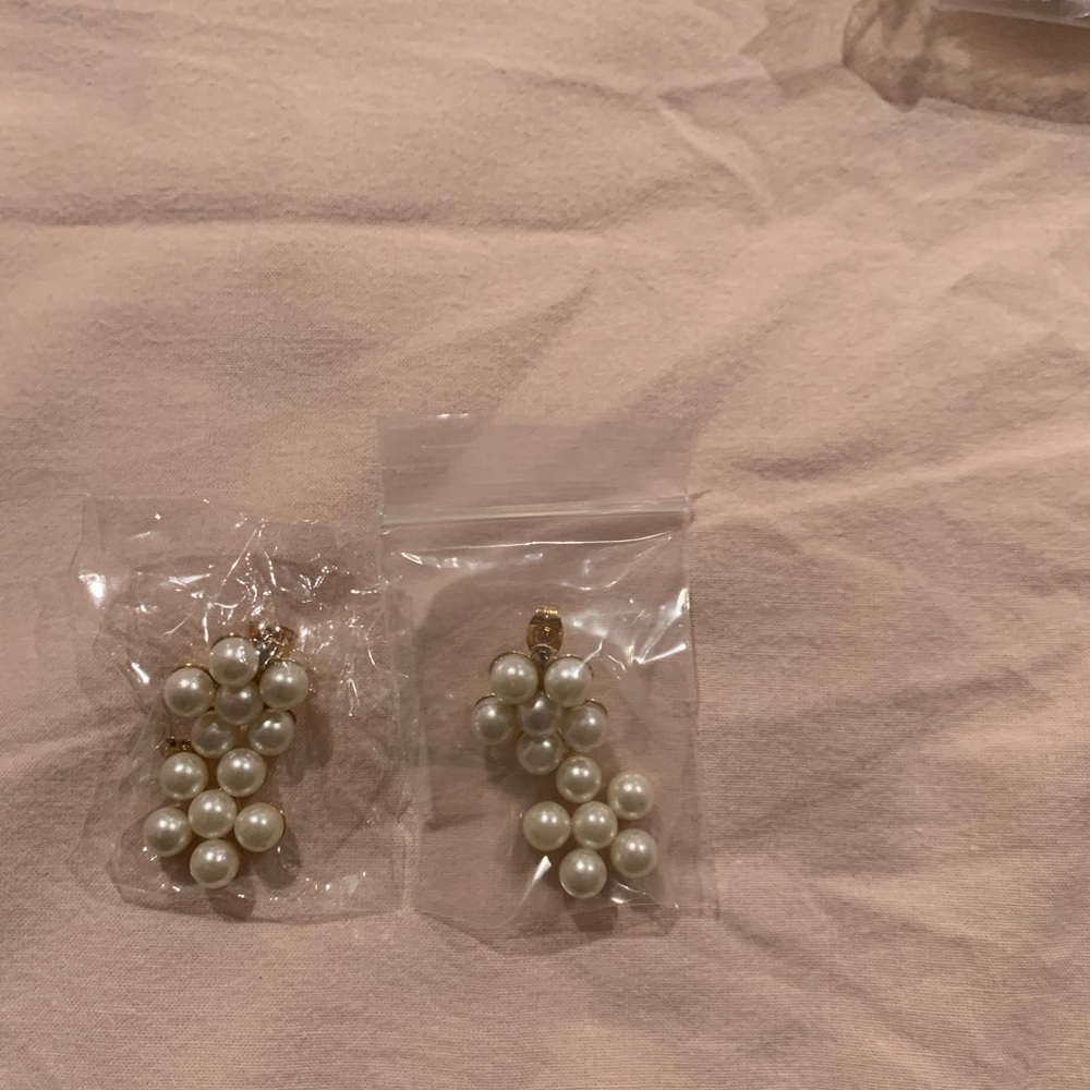Earring - Picture 2 of 3